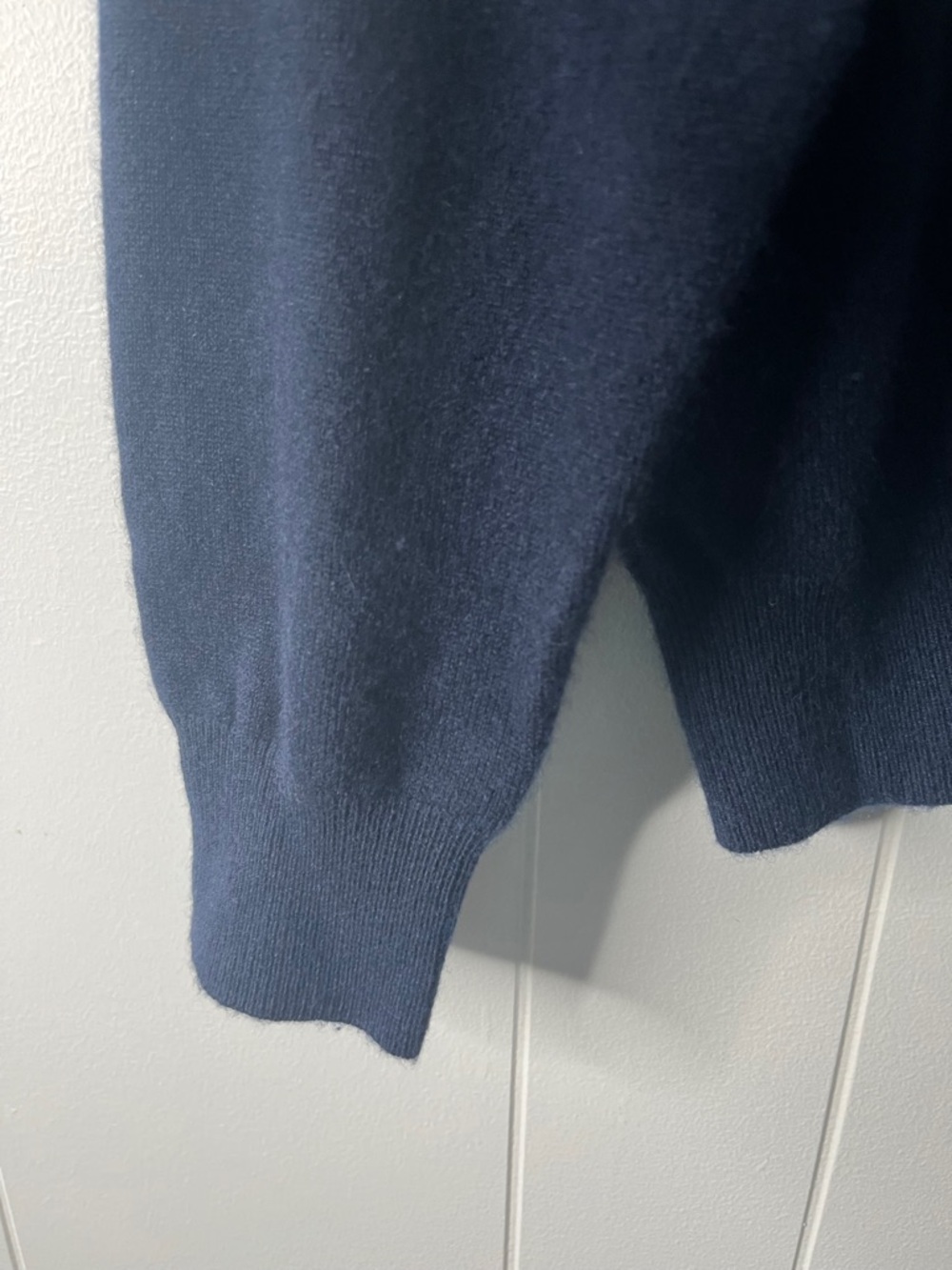 Peter Millar Navy Blue V-Neck 100% Cashmere Sweater Men's L - Picture 6 of 8